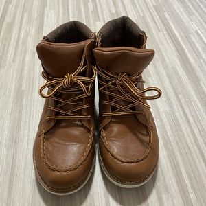 Old Navy boys size 3 boots/ high tops